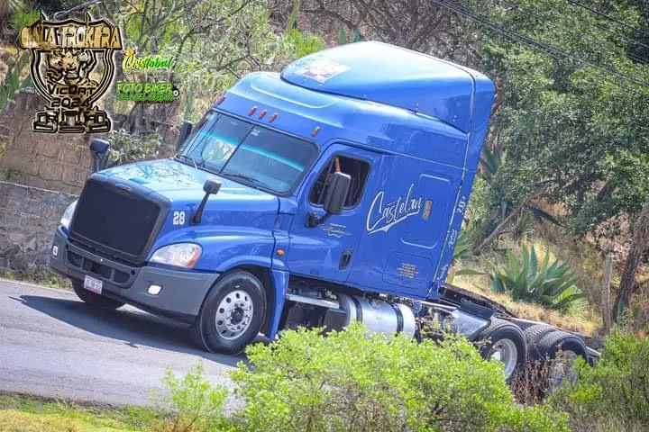 Tractocamión Transportes Castelán - Unidad 01 para transporte de carga
